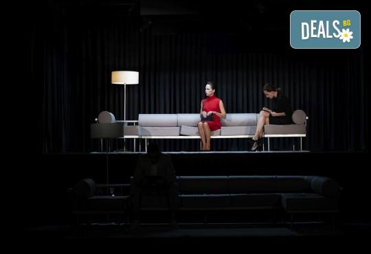 Гледайте Весела Бабинова, Христо Пъдев и Анастасия Лютова в Сцени от един семеен живот на 9-ти октомври (понеделник) в Малък градски театър Зад канала - Снимка 6