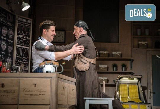 Гледайте Асен Блатечки и Малин Кръстев в постановката Зимата на нашето недоволство на 14-ти октомври (събота) в Малък градски театър Зад канала - Снимка 7