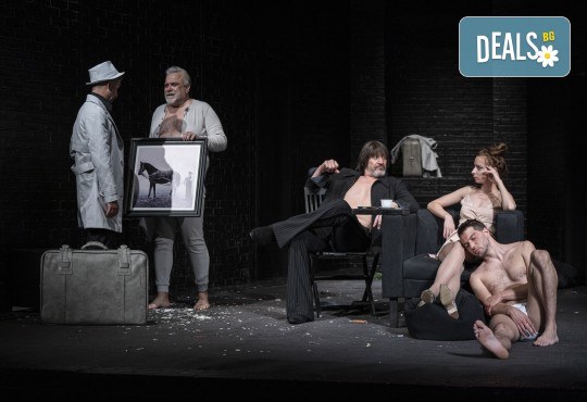 Деян Донков и Владимир Пенев в Завръщане у дома от Харолд Пинтър в Малък градски театър Зад канала на 16-ти октомври (понеделник) - Снимка 10