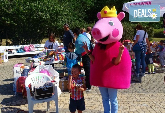 Тематично детско парти, 100 минути игри и забавления с Аниматор в костюм + празнична украса с арка от балони и винил от Party Queen - Снимка 2