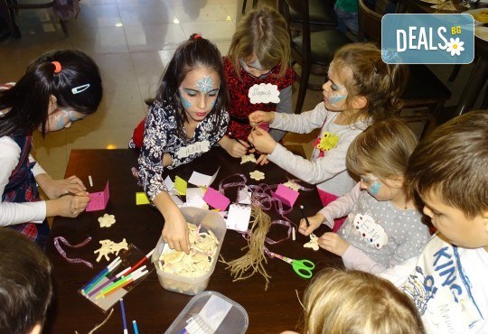 Тематично детско парти, 100 минути игри и забавления с Аниматор в костюм + празнична украса с арка от балони и винил от Party Queen - Снимка 11