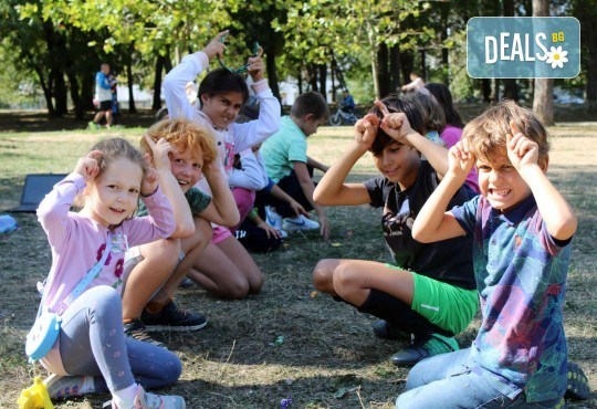 Тематично детско парти, 100 минути игри и забавления с Аниматор в костюм + празнична украса с арка от балони и винил от Party Queen - Снимка 16