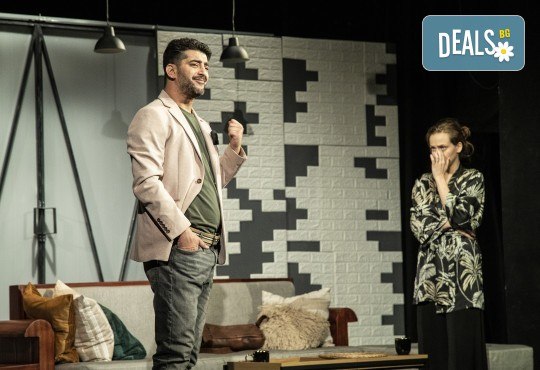 Момчетата и градът с Александър Кадиев и Мартина Тодорова на 21-ви декември (четвъртък) в Малък градски театър Зад канала - Снимка 12