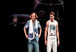 Гледайте съвеменната английка пиеса Джъмпи на 19-ти декември (вторник) в Малък градски театър Зад канала - Снимка
