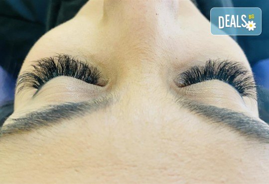 За покоряващ поглед! Поставяне на мигли по метода косъм по косъм в студио Smile Nails в Красно село - Снимка 4