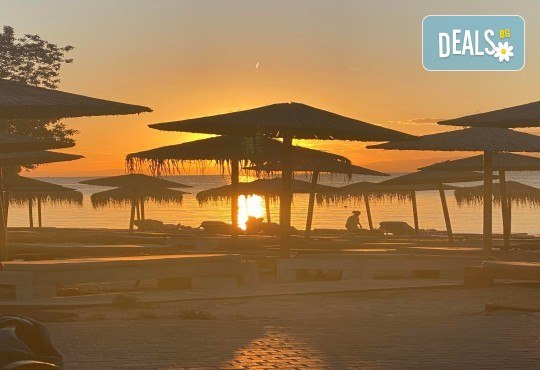 Посрещнете изгрева на Новата 2024 г на брега на морето от изумрудения остров Тасос, хотел ЗАФИРА 3*! 3 нощувки, закуски, вечери, Гала вечеря с програма и жива музика, от Голдън Вояджес! - Снимка 10