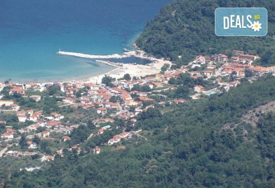 Посрещнете изгрева на Новата 2024 г на брега на морето от изумрудения остров Тасос, хотел ЗАФИРА 3*! 3 нощувки, закуски, вечери, Гала вечеря с програма и жива музика, от Голдън Вояджес! - Снимка 6