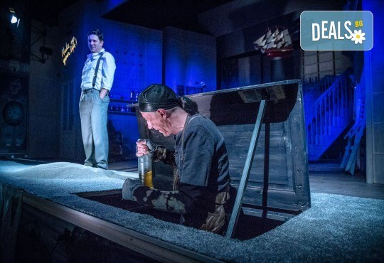 Гледайте Асен Блатечки и Малин Кръстев в постановката Зимата на нашето недоволство на 31-ви януари (сряда) в Малък градски театър Зад канала - Снимка 6