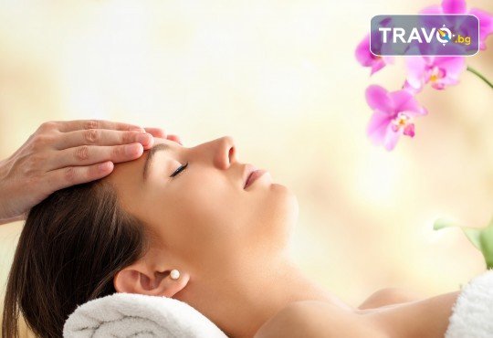 Празничен релакс! 60-минутна терапия - ароматерапевтичен масаж на тяло, ароматерапия с масла от портокал и канела, релаксиращ масаж на глава и лице и 10% отстъпка от всички услуги на Женско Царство - Снимка 4
