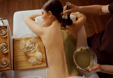 Лечебен, класически или болкоуспокояващ масаж с билкови масла на гръб или на цяло тяло + масаж на глава, ходила или длани в Mery Relax - Снимка