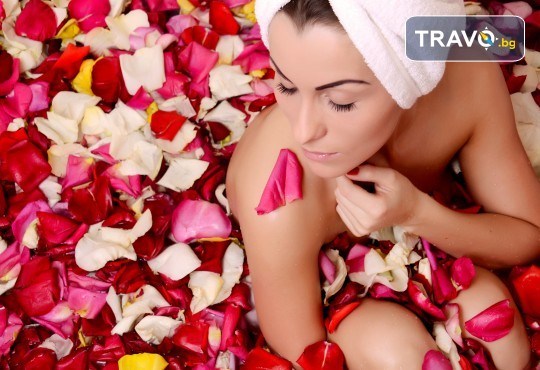 Подарете си истинско СПА изживяване! Релаксиращ масаж на цяло тяло с масло от роза, плюс масаж на лице и хиалуронова терапия в Mery Relax - Снимка 1
