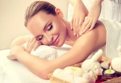 Разтоварете тялото и отпуснете сетивата си с ароматерапевтичен масаж на гръб или цяло тяло с шоколад или арган и маслини в Mery Relax - Снимка