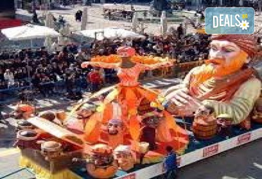 Еднодневна екскурзия до карнавала в град Ксанти - феерията от звуци и цветове! Туристическа програма и транспорт от Роял Холидейз - Снимка 3