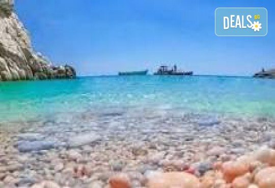 Еднодневен плаж до Гърция-Офринио! Безкрайна пясъчна ивица, плаж със син флаг, спокойствие, чист въздух, тристическа програма и транспорт от Роял Холидейз - Снимка 2