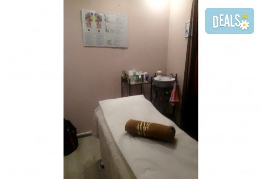 120-минутeн Релакс! Комбиниран масаж на цяло тяло: „3 в 1” - релаксиращ масаж, лимфен дренаж и зонотерапия + бонус от SPA студио Релакс и Здраве” в Центъра на София - Снимка 5