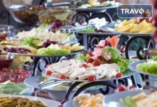 8 март в Истанбул: 2 нощувки със закуски, празнична вечеря на кораб на Босфора, транспорт и екскурзовод от Рикотур - Снимка 14