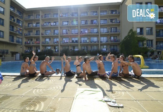 Лятна ваканция в детски лагер Карибо, Златни пясъци: нощувка, закуска, обяд, следобедна закуска, вечеря, басейн, спортна площадка, анимация, сцена, от Аист Травел - Снимка 17