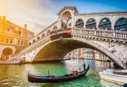 Екскурзия до най-романтичният град в света - Венеция! 3 нощувки, закуски, възможност за посещение на Верона, Падуа и островите Мурано, Бурано и транспорт от Рикотур - Снимка