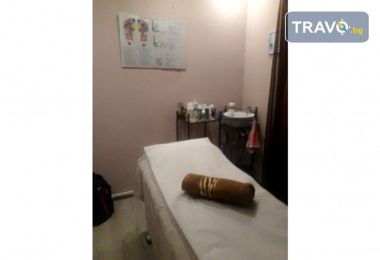 70 или 85 минути Релакс! Релаксиращ масаж на цяло тяло с олио Злато и амбър плюс рефлексотерапия на стъпала от SPA студио Релакс и Здраве в Центъра на София - Снимка 6