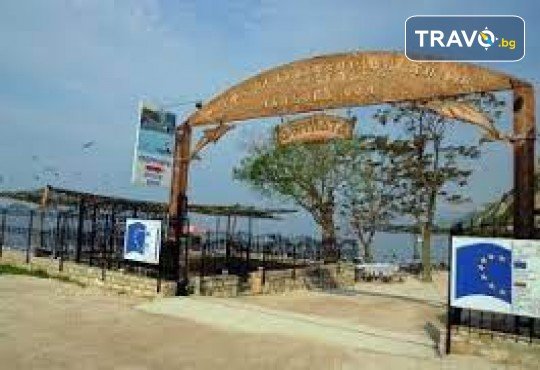 Парад на лалето в Балчик! 1 нощувка, посещение на нос Калиакра, Аладжа манастир и транспорт от Рикотур - Снимка 8