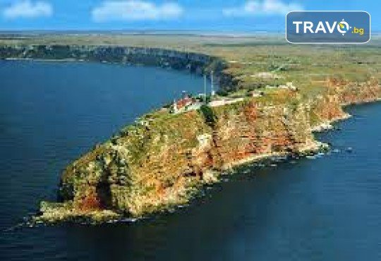 Парад на лалето в Балчик! 1 нощувка, посещение на нос Калиакра, Аладжа манастир и транспорт от Рикотур - Снимка 7