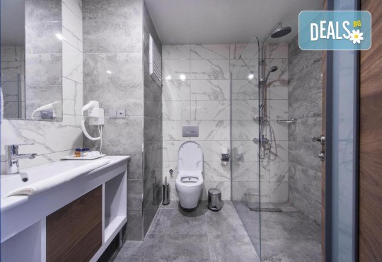 All Inclusive ваканция 2024 в BATIHAN BEACH RESORT 4*, Кушадасъ! 7 нощувки, басейни, водни пързалки, безплатно за дете до 12.99 г. и транспорт от Belprego Travel - Снимка 6