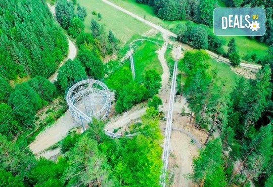 Подгответе се за невероятно приключение! Екскурзия с Родопската теснолинейка, разходка в Разлог, Белица и Парка за мечки, Увеселителният Рила Фън Парк, с 1 нощувка, закуска, вечеря и транспорт от Неврокоп Травел - Снимка 10