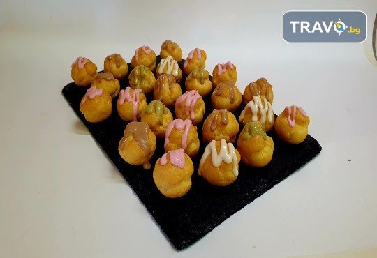 Перфектният вкус! 50 десертни еклера с ягодов крем или шоколад, тунквани във вкус по избор от МЕЧО ФУУД КЕТЪРИНГ - Снимка 2