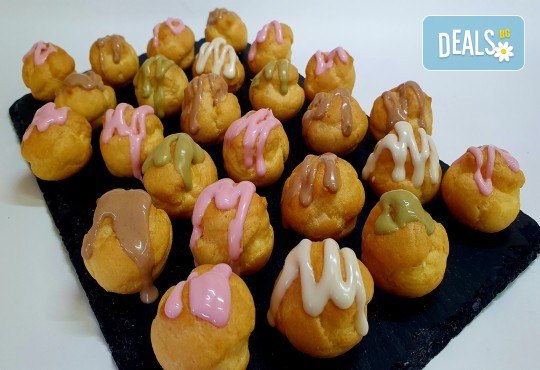 Перфектният вкус! 50 десертни еклера с ягодов крем или шоколад, тунквани във вкус по избор от МЕЧО ФУУД КЕТЪРИНГ - Снимка 5