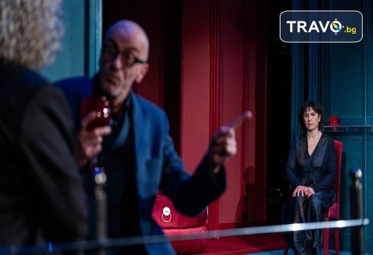 Малин Кръстев в ироничния спектакъл Една испанска пиеса на 26-ти май (неделя) в Малък градски театър Зад канала - Снимка 2