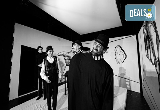 Гледайте Владимир Зомбори в Без асансьор от Себастиан Тиери в МГТ Зад канала на 12-ти май (неделя) - Снимка 4