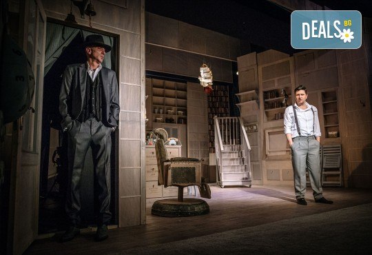 Гледайте Асен Блатечки и Малин Кръстев в постановката Зимата на нашето недоволство на 31-ви май (петък) в Малък градски театър Зад канала - Снимка 19