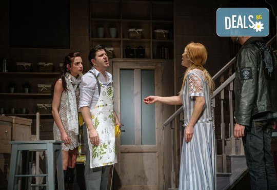 Гледайте Асен Блатечки и Малин Кръстев в постановката Зимата на нашето недоволство на 31-ви май (петък) в Малък градски театър Зад канала - Снимка 13