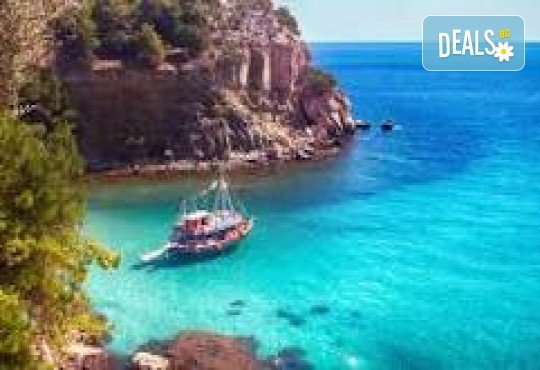Екскурзия за Гергьовден до изумрудения остров Тасос! 2 нощувки, закуски и транспорт от Еко Айджънси Тур - Снимка 1