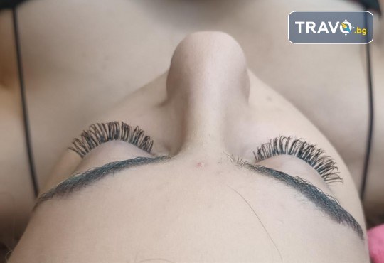 За покоряващ поглед! Поставяне на мигли по метода косъм по косъм в студио Smile Nails в Красно село - Снимка 7