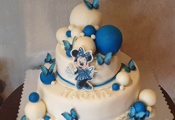 3D торта с декоративни топки 25 или 30 парчета от Сладкарница Джорджо Джани - Снимка