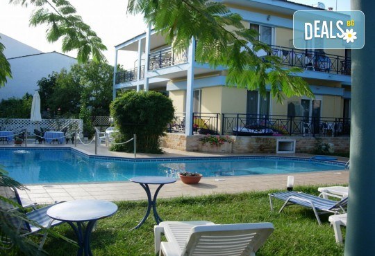 Септемврийски празници на изумруденият остров на Гърция - Тасос, в Hotel Geore! 2 нощувки, закуски, фериботни билети, екскурзовод и транспорт от Рикотур - Снимка 1