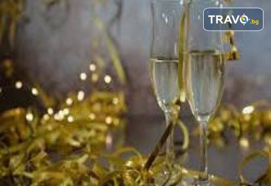 Нова година 2025 в слънчева Кавала, хотел Нефели! 2 нощувки, закуски, възможност за празнична вечеря и транспорт от Комфорт Травел - Снимка 1