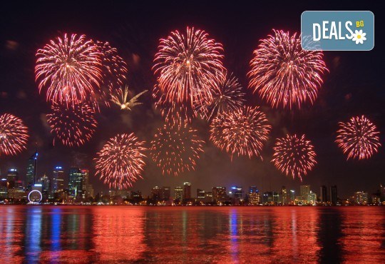 Посрещнете Нова година в Охрид, Македония! 3 нощувки със закуски + 3 Празнични вечери, жива музика, Собствен превоз от ТА Поход - Снимка 1