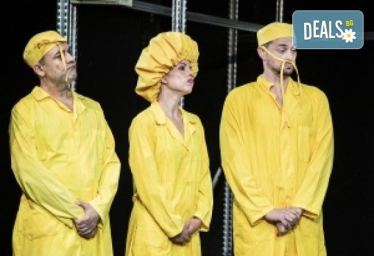 Нов авторски спектакъл на Теди Москов Хайде да се трепаме на 06-ти февруари (четвъртък) в Малък градски театър Зад канала - Снимка 1