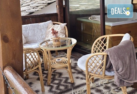 Романтика и релакс във Вила Панорама 3, с.Лещен! 1 Нощувка за двама в самостоятелна вила, оборудвана кухня, джакузи, барбекю, камина, собствен самостоятелен двор и отделен вход, - Снимка 37