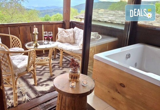 Романтика и релакс във Вила Панорама 3, с.Лещен! 1 Нощувка за двама в самостоятелна вила, оборудвана кухня, джакузи, барбекю, камина, собствен самостоятелен двор и отделен вход, - Снимка 1