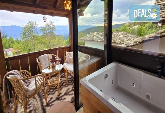 Романтика и релакс във Вила Панорама 3, с.Лещен! 1 Нощувка за двама в самостоятелна вила, оборудвана кухня, джакузи, барбекю, камина, собствен самостоятелен двор и отделен вход, - Снимка 33