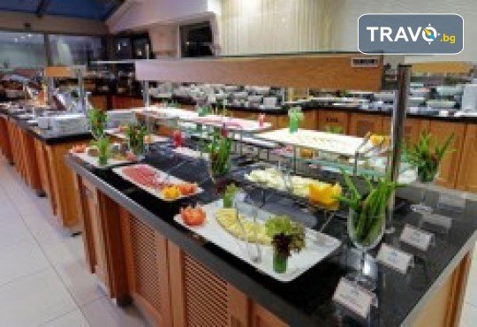 На СПА за 8-ми март в хотел Eser Premium 5*! 2 нощувки със закуски, празнична вечеря, DJ, посещение на Одрин и транспорт от Рикотур - Снимка 21