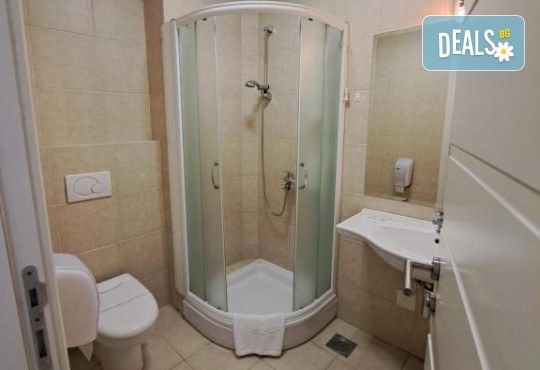 Нова Година в Ниш! 2 нощувки в хотел по избор 3*, закуски, празнични вечери и транспорт от Глобул Турс - Снимка 9