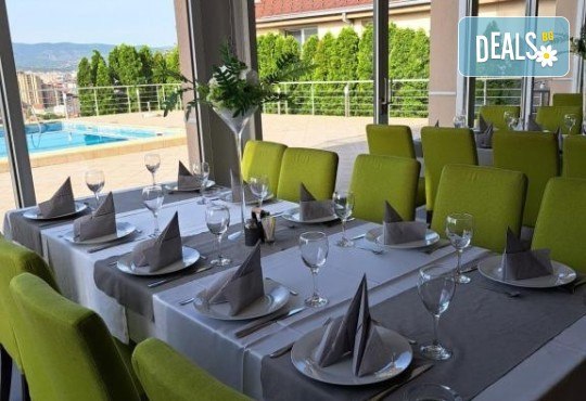 Нова Година в Ниш! 2 нощувки в хотел по избор 3*, закуски, празнични вечери и транспорт от Глобул Турс - Снимка 5