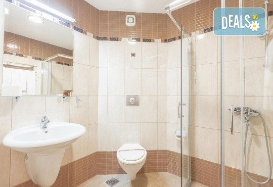 Нова година в хотел SIRIUS 4*, Струмица, Македония! 3 нощувки, закуски, вечеря и Празнична вечеря, жива музика, напитки и транспорт от Рикотур - Снимка 18