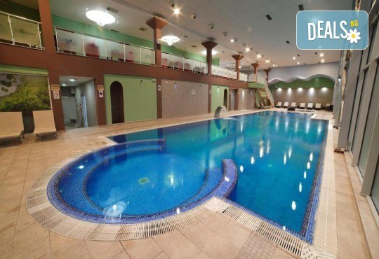 Нова година в хотел SIRIUS 4*, Струмица, Македония! 3 нощувки, закуски, вечеря и Празнична вечеря, жива музика, напитки и транспорт от Рикотур - Снимка 9