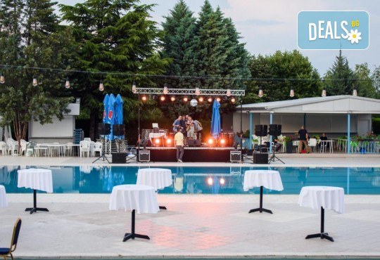 Нова година в хотел SIRIUS 4*, Струмица, Македония! 3 нощувки, закуски, вечеря и Празнична вечеря, жива музика, напитки и транспорт от Рикотур - Снимка 29
