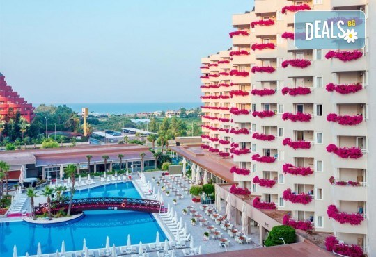 Нова година 2026 в Grand Park Lara 4*, Лара, Анталия! 5 нощувки на база Ultra All Inclusive, басейни, водни пързалки и транспорт от Belprego Travel - Снимка 3